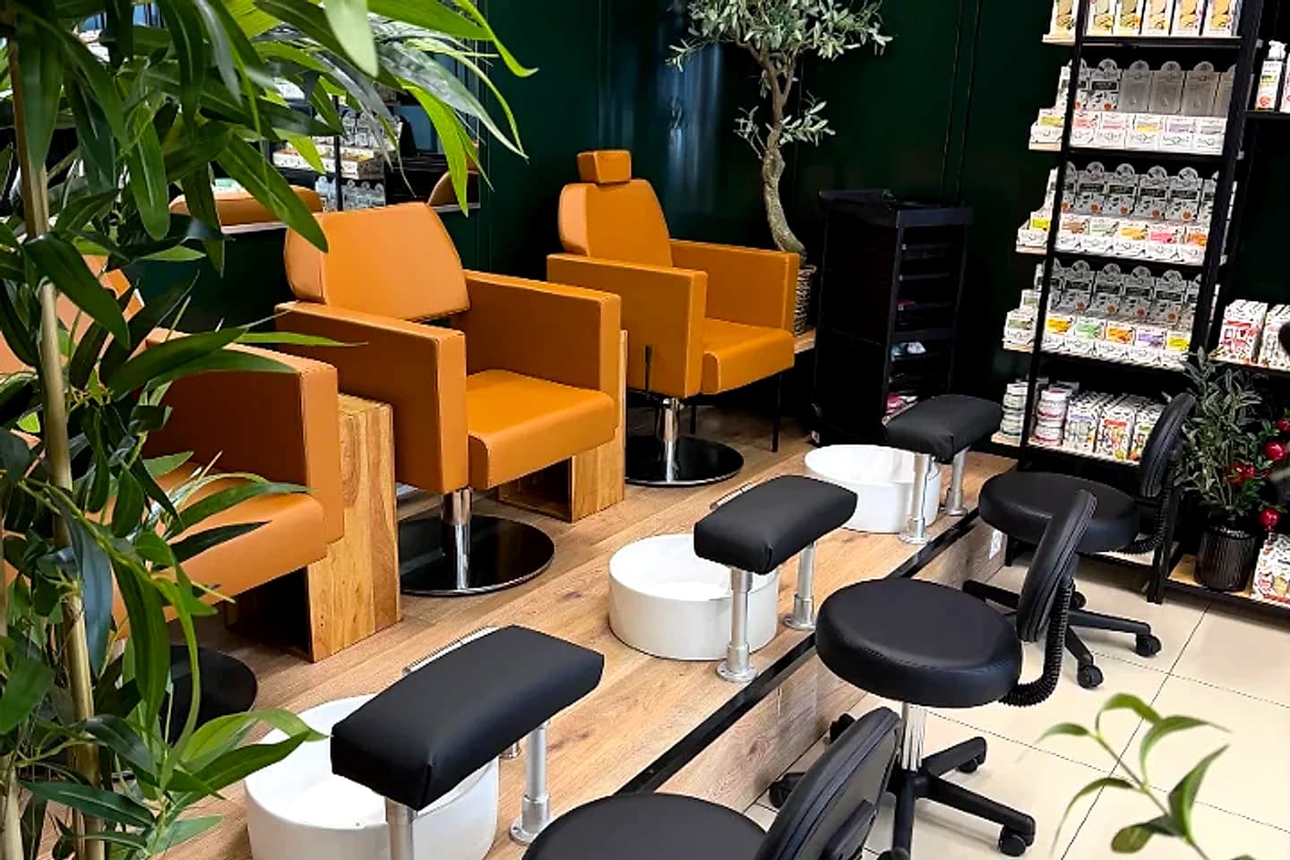 Glow Luxe Nails & Natural Cosmetics